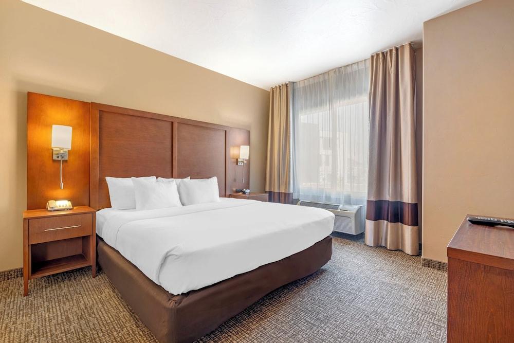 Comfort Inn at Convention Center photo 3