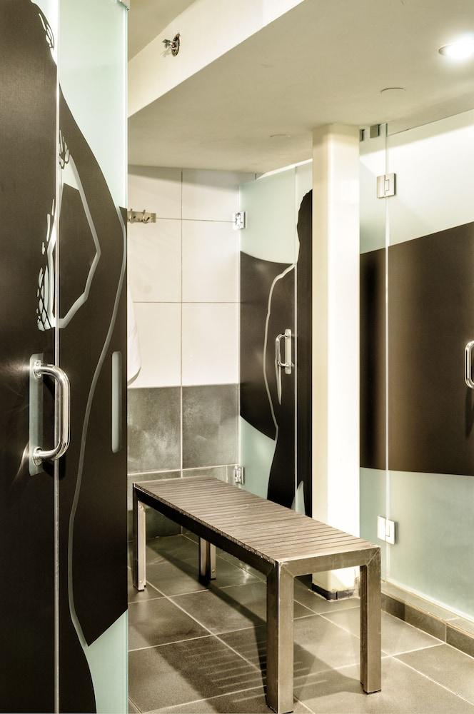 Posh South Beach Hostel photo 3