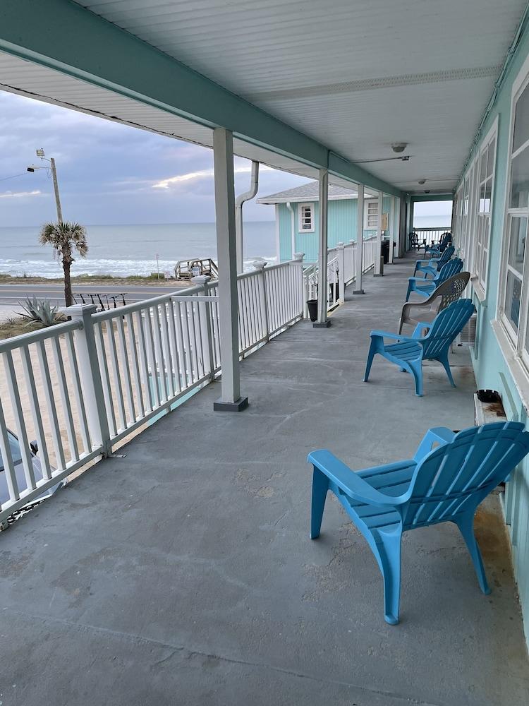 Beach Front Motel photo 10