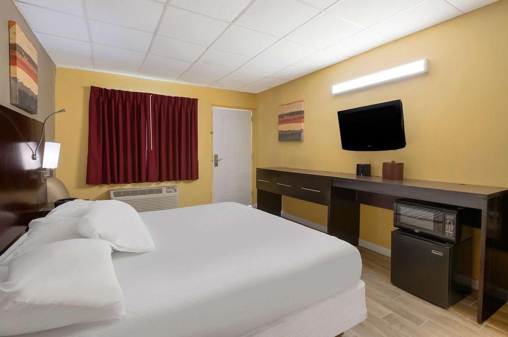 Econo Lodge Gretna - New Orleans photo 2