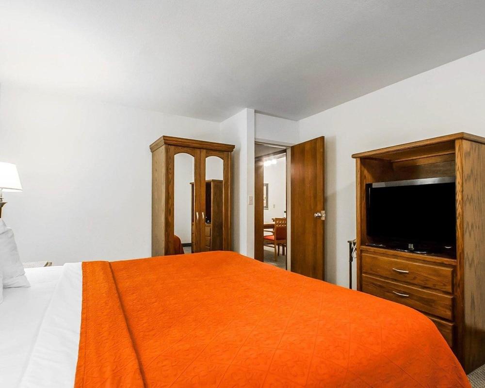 Quality Inn and Suites photo 15
