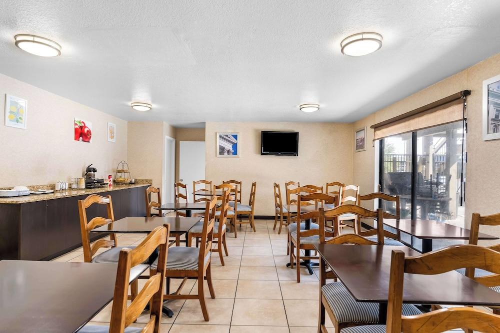 Americas Best Value Inn Yakima photo 30