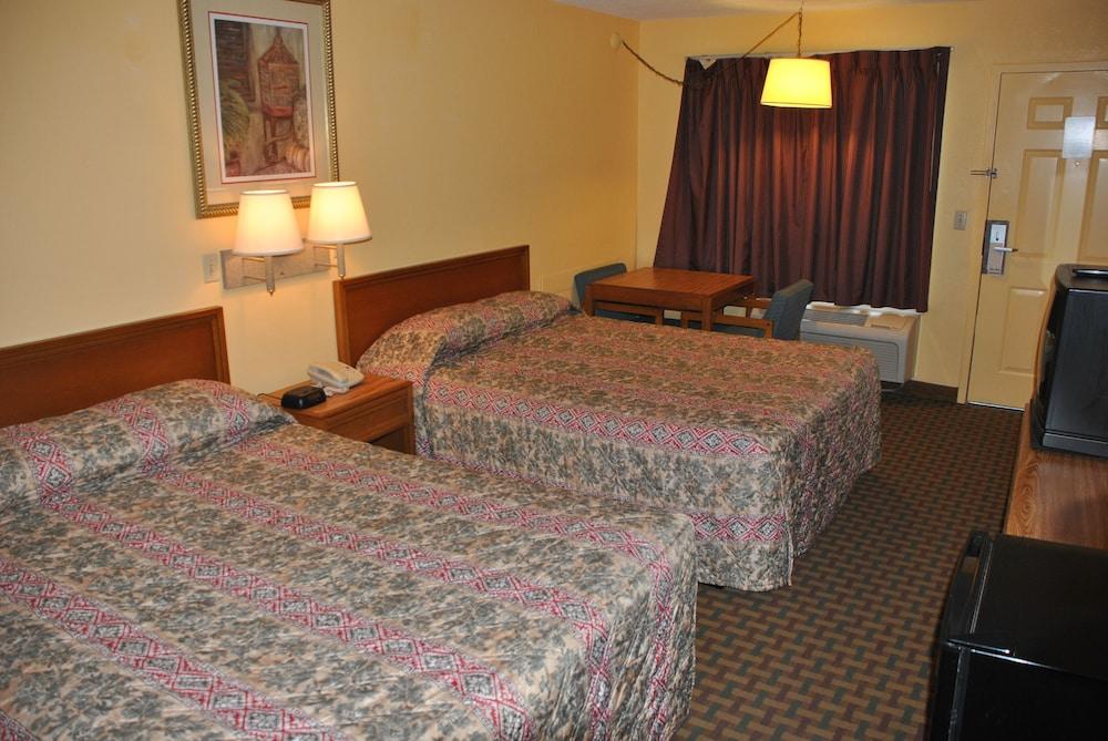 America's Best Inn and Suites Beaufort photo 5