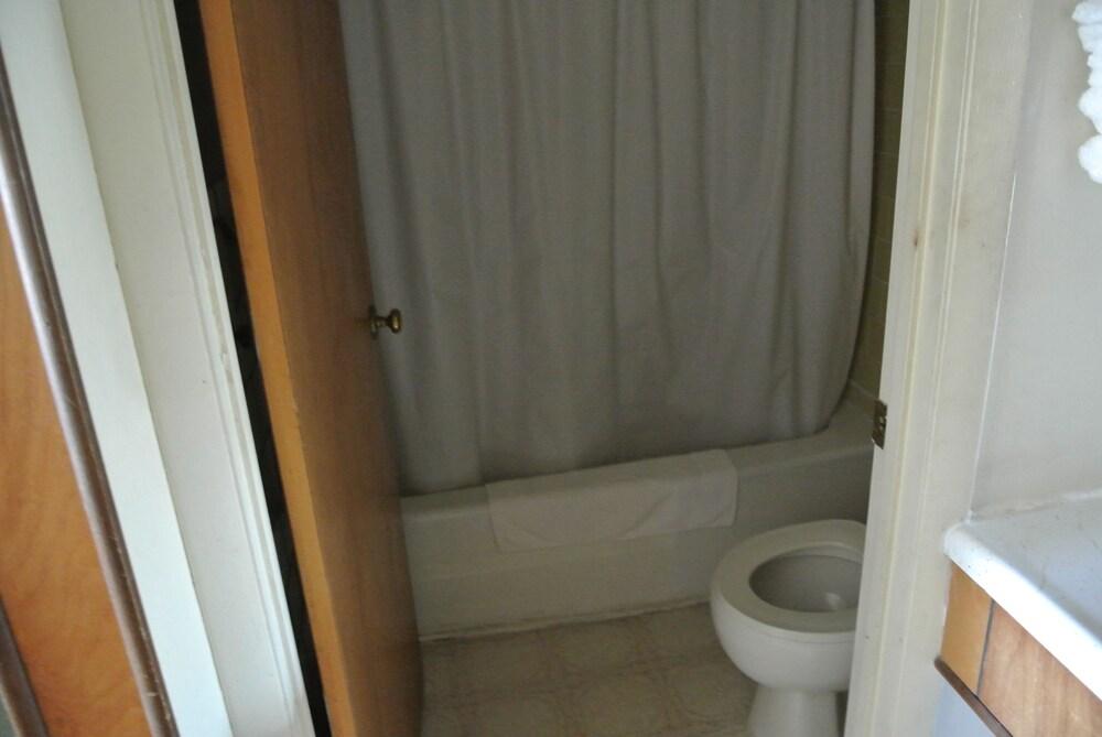 RoseWood Inn photo 10