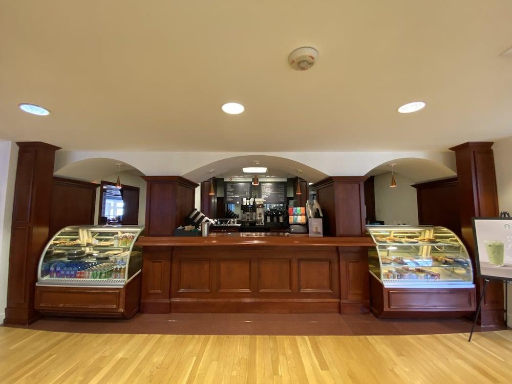 Water's Edge Resort & Spa photo 63