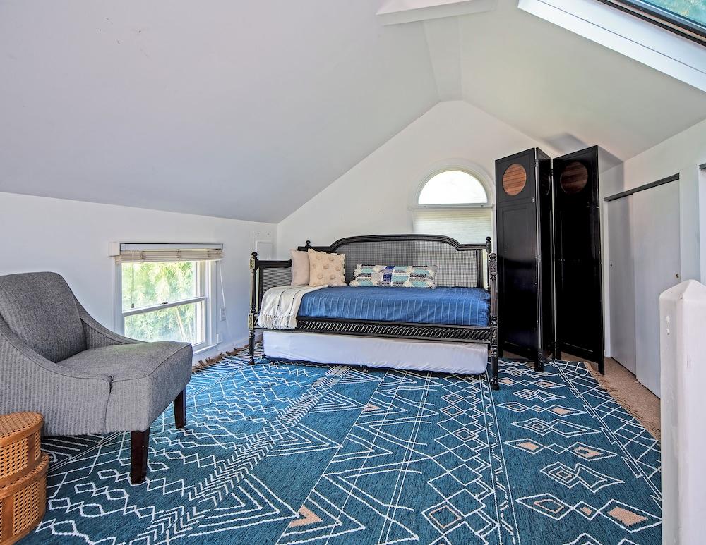 Bellport Inn photo 24