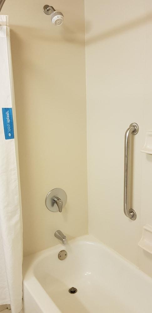 Hampton Inn Pell City photo 13