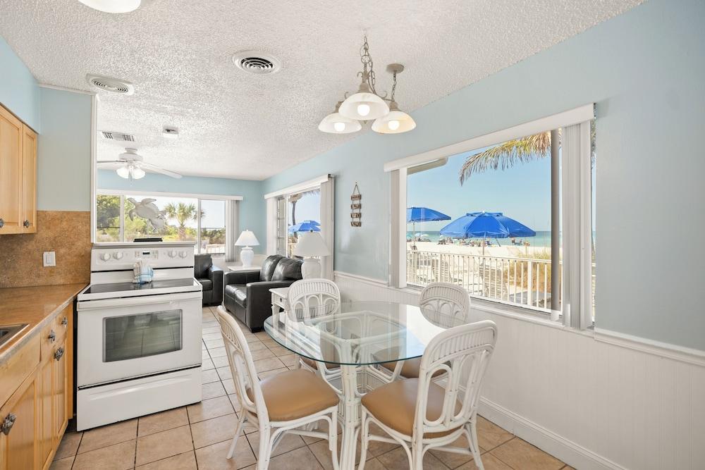 Tropical Breeze Beach Club photo 50