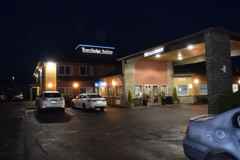 Travelodge Suites by Wyndham Newberg photo 60