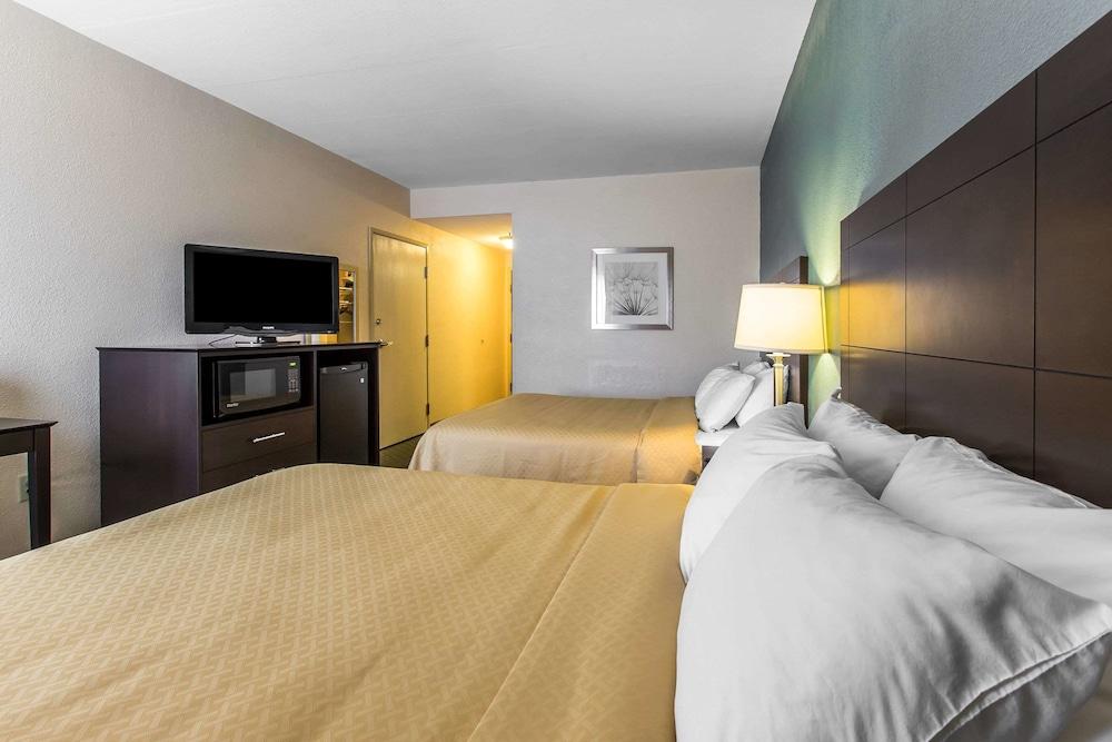 Quality Inn Fitzgerald photo 9
