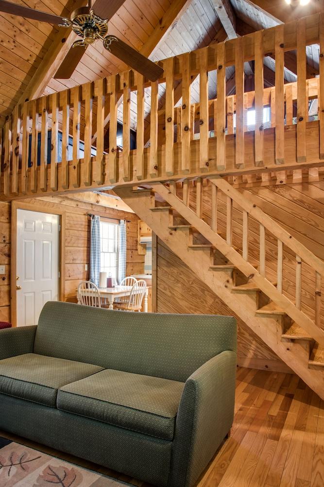 Boxwood Lodge photo 53
