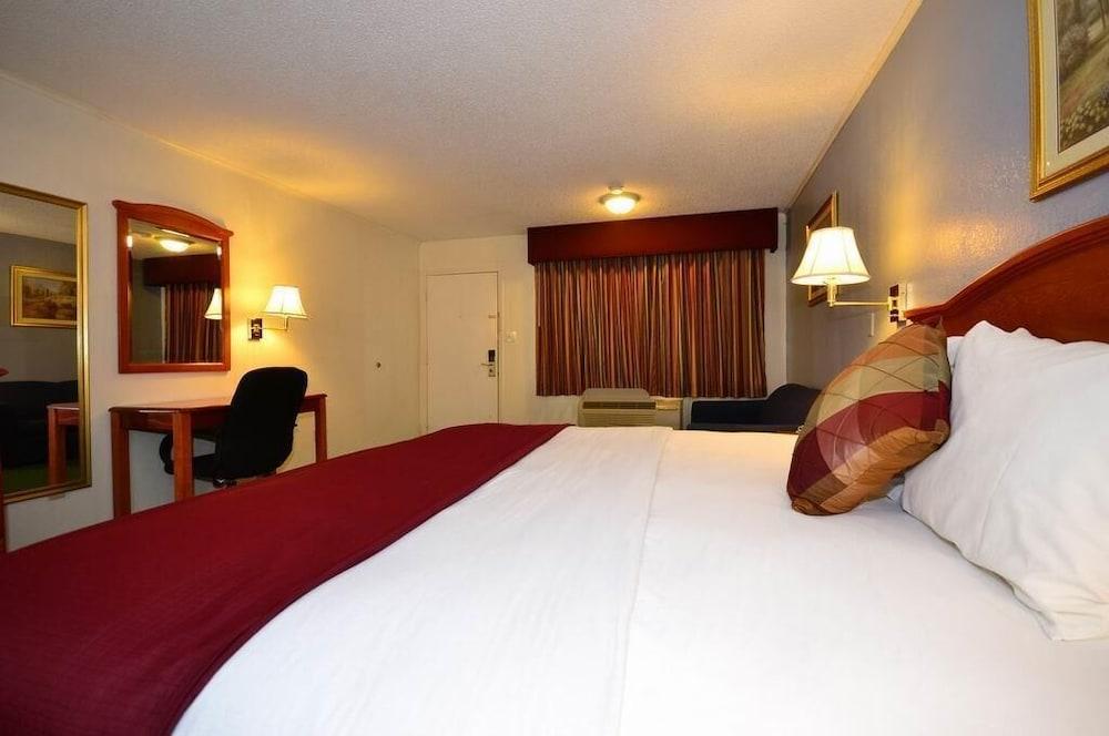 Best Western Palestine Inn photo 18