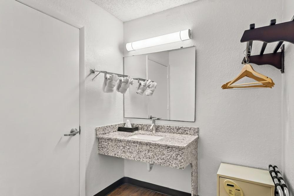Homestay Inn & Suites photo 21