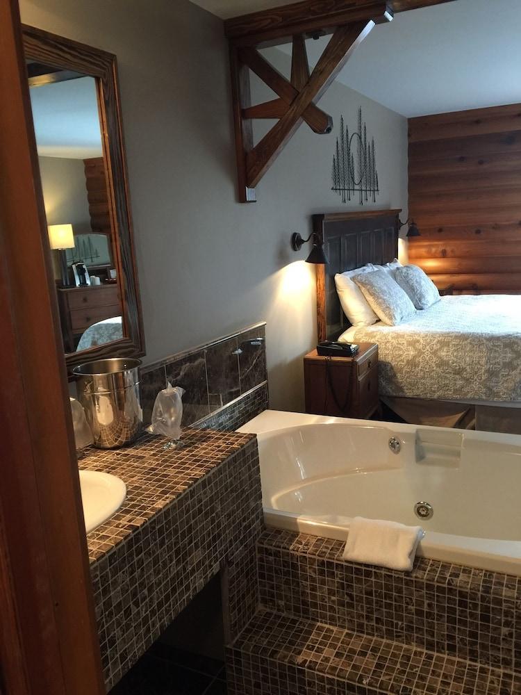 Sumas Mountain Lodge photo 13