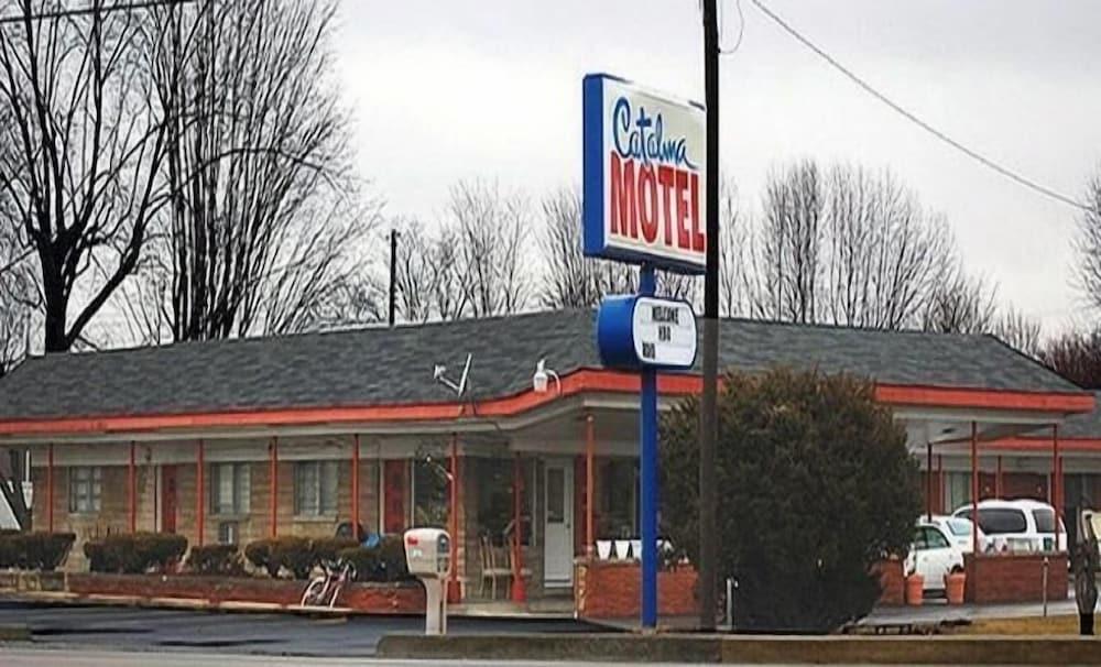 Catalina Airport Motel photo 1