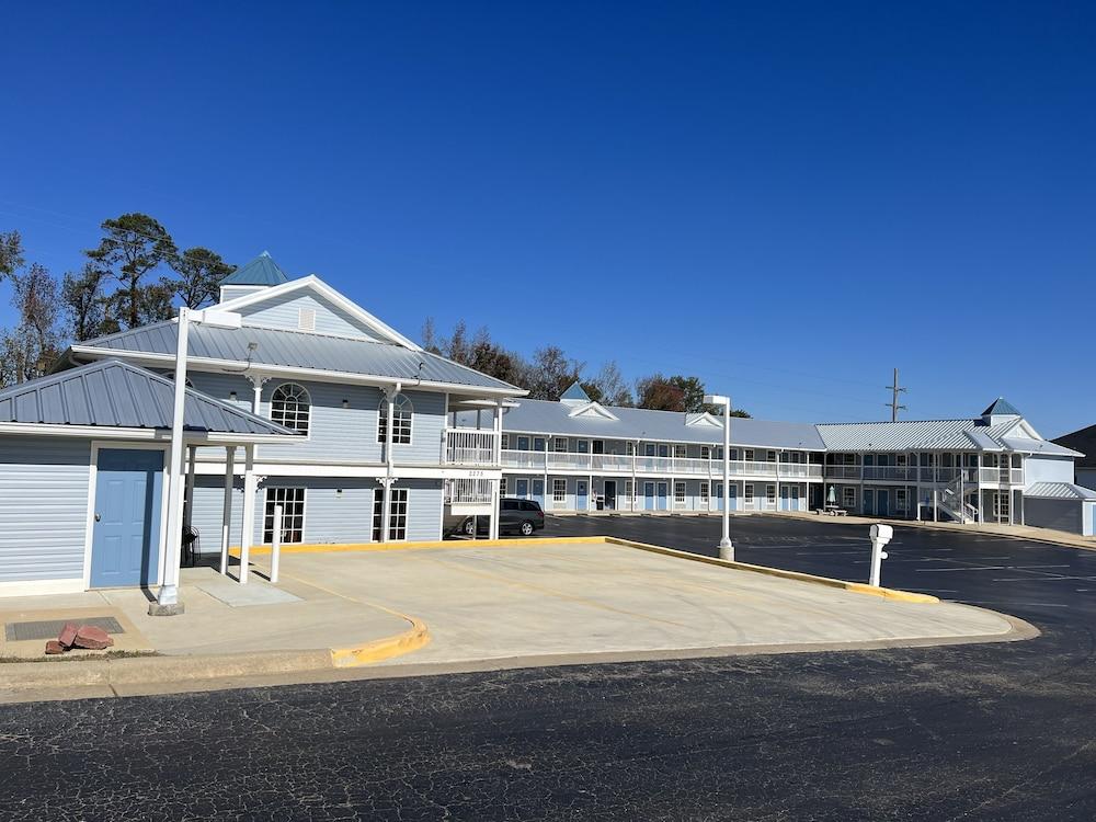 Key West Inn - Millbrook — hotel in Millbrook