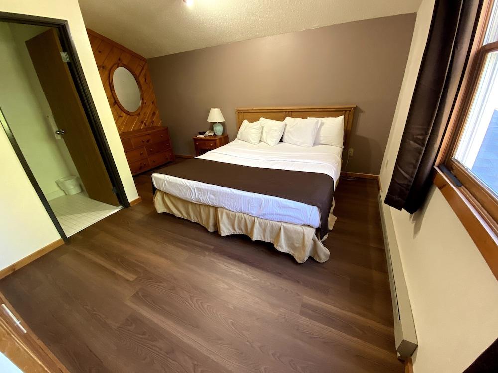 Woodlands Inn & Suites photo 27
