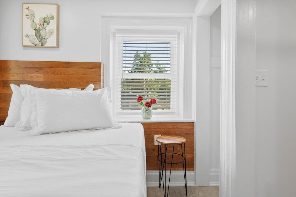Extended Stay Comfy Suites LL photo 3