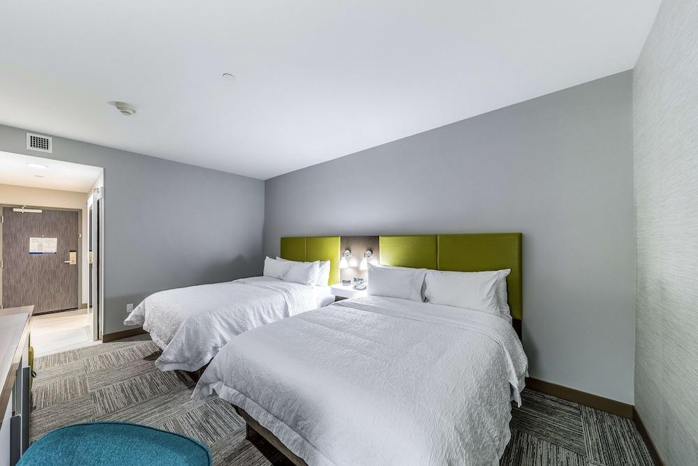 Hampton Inn & Suites Pryor photo 11