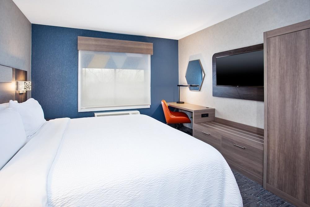 Holiday Inn Express Hotel & Suites Belleville by IHG photo 26