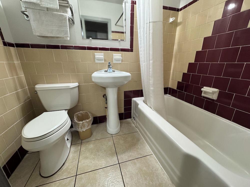 Royal Inn photo 9