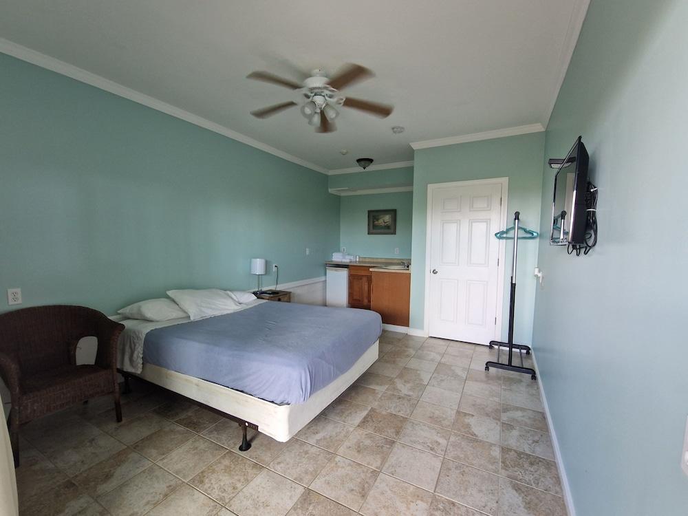Sandcastle Beachfront Inn photo 4