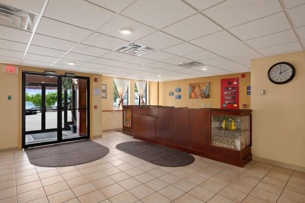 Days Inn by Wyndham Colchester Burlington photo 14