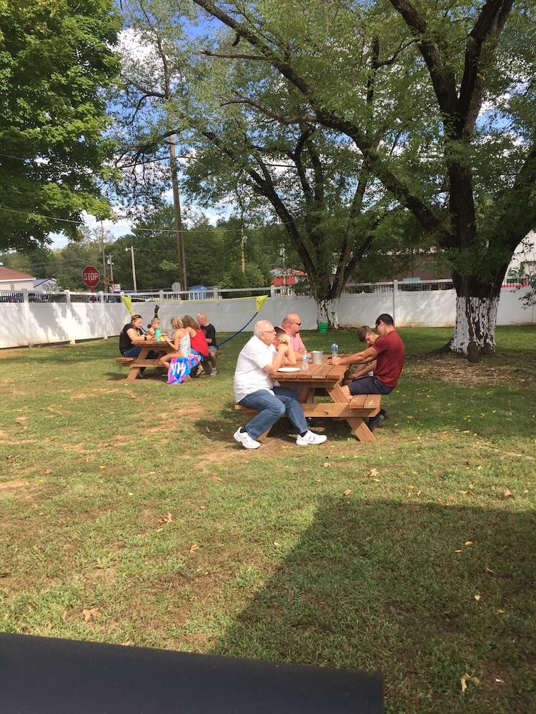 Current River Inn photo 3