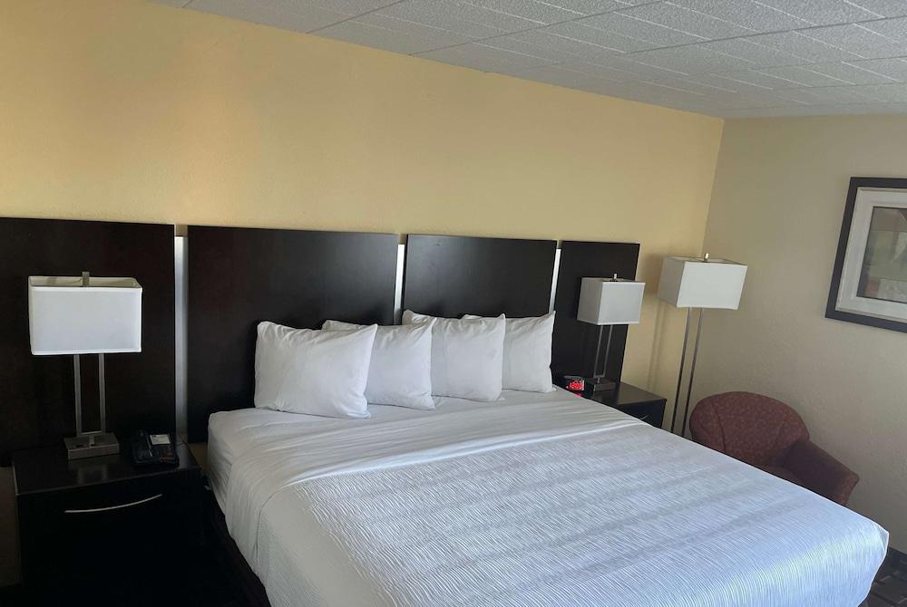 Comfort Inn Dunmore - Scranton East photo 12