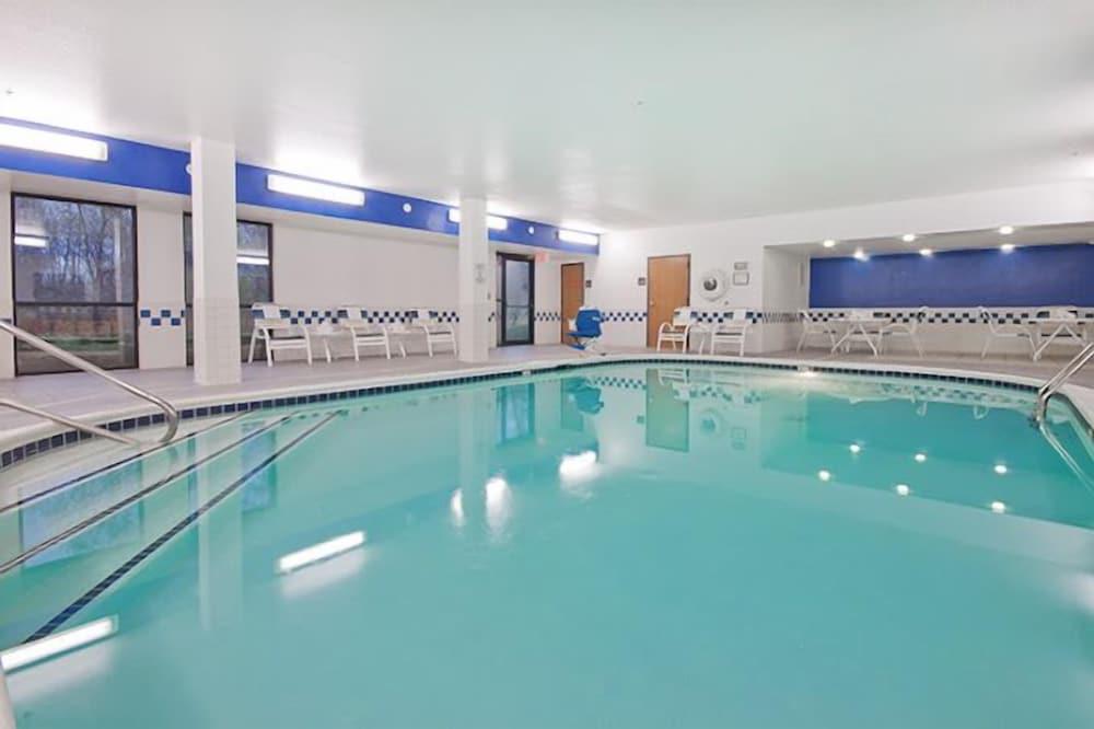 Countryside Inn and Suites photo 10
