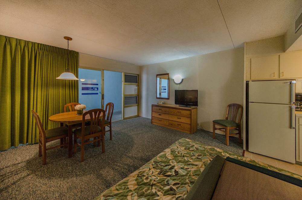 Attache Motel photo 25