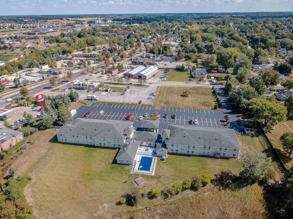 American Inn and Suites Dundee photo 14