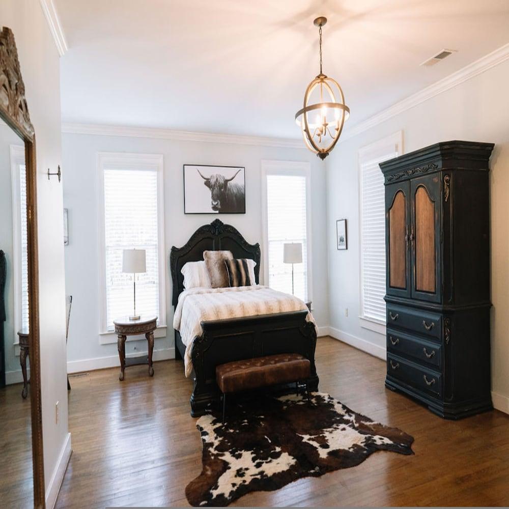 Historic Antebellum Manor photo 59