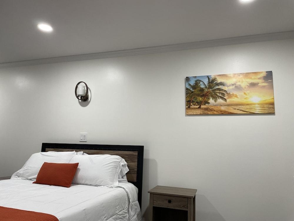 Gatehouse Motel photo 87