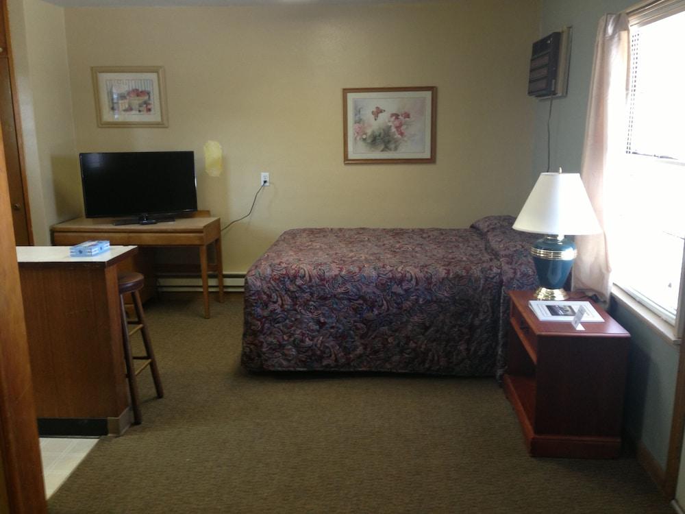 Jamestown Motel photo 20