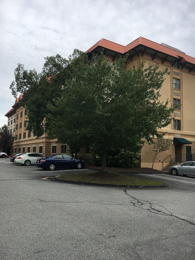 Comfort Suites Near Casinos Norwich-Uncasville CT photo 35