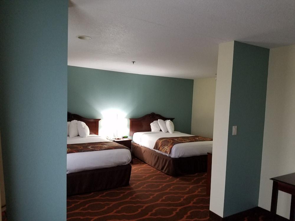 Baymont by Wyndham Grovetown Augusta photo 60