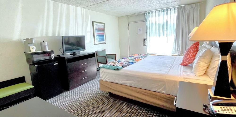 Budgetel photo 32