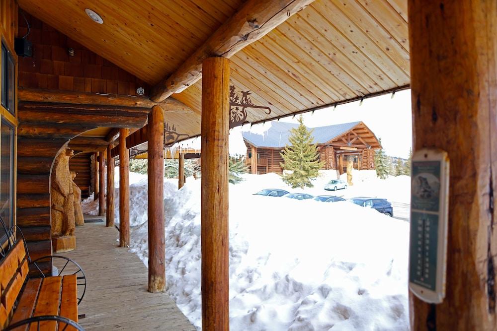 Daniels Summit Lodge photo 40