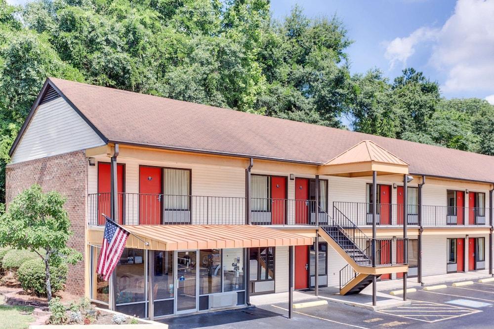 Americas Best Value Inn Aiken photo 11