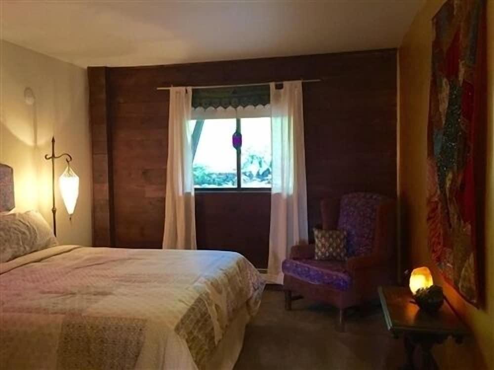 Lotus Mountain Retreat photo 25