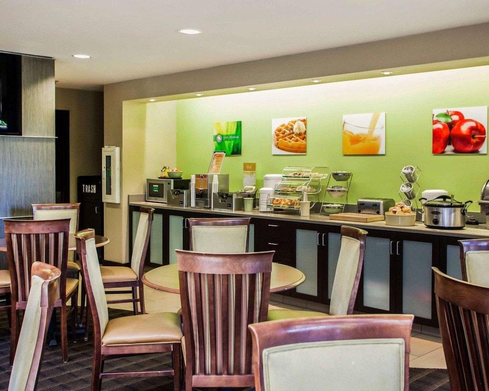 Quality Inn & Suites Peoria North photo 37