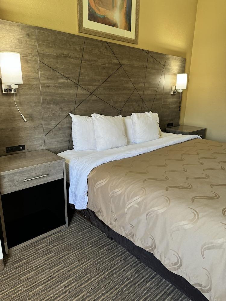 Quality Inn Forsyth - Decatur photo 16