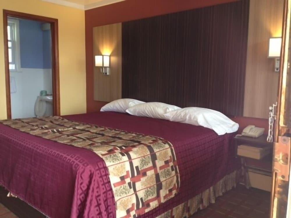 Budget Inn photo 19