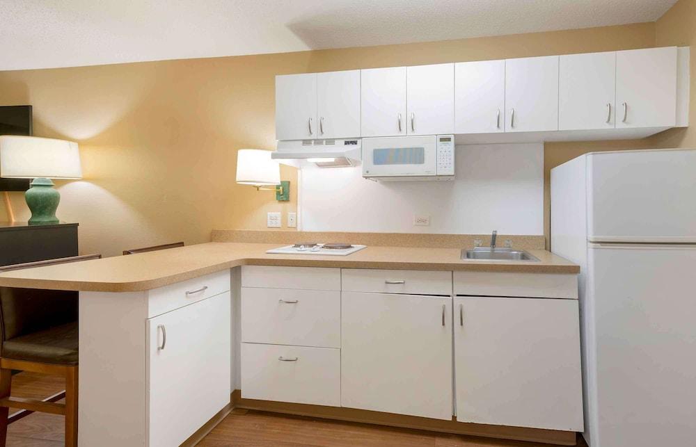 Extended Stay America Suites Chicago Schaumburg Conv Center photo 24