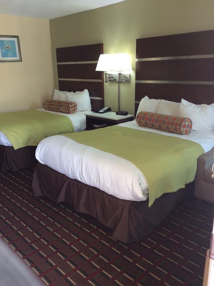 Days Inn by Wyndham Cornelia photo 5