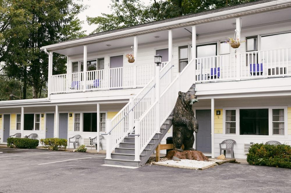 Admiral Motel photo 41