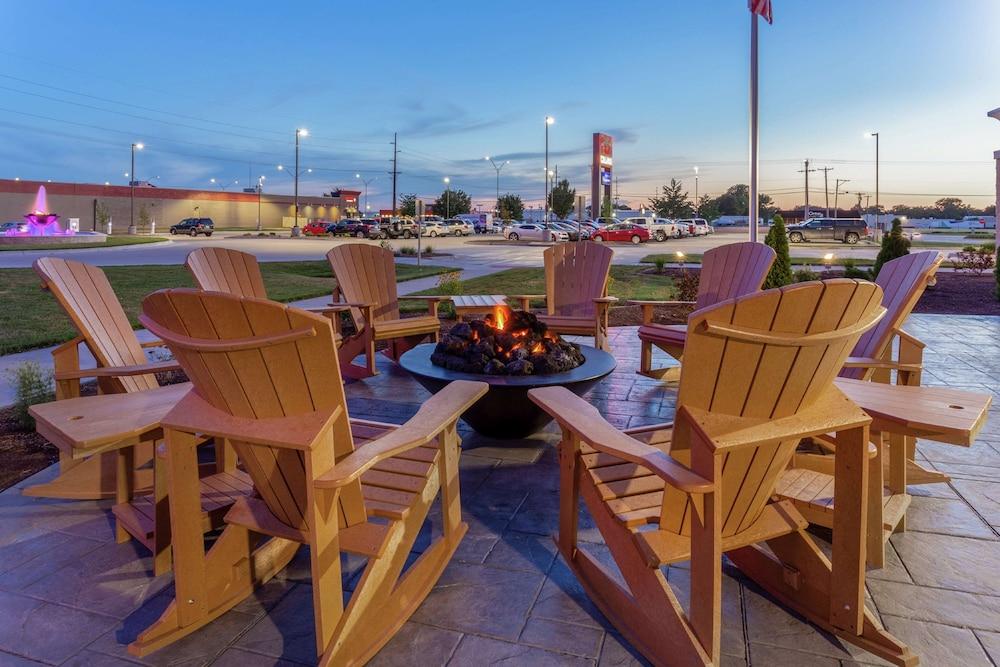 Hampton Inn & Suites Burlington photo 35