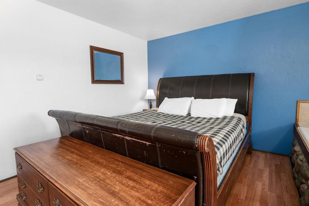Big Bear Lakefront Lodge photo 33