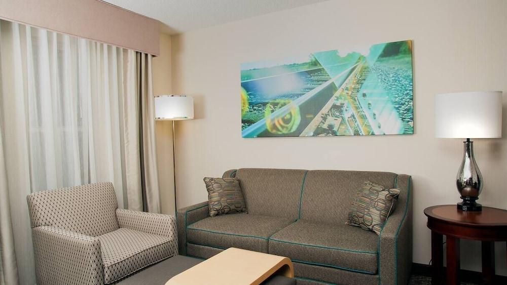 Poplar Inn and Suites photo 13
